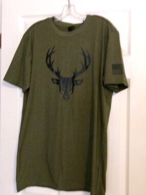 NWT Men's BUCKED UP Tee Shirt Army Green With Black Deer & Flag Size XL